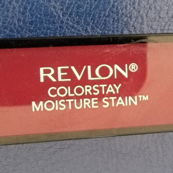 Revlon ColorStay Moisture Stain Lipstick Shade 040 Shanghai Sizzle - Picture 8 of 8
